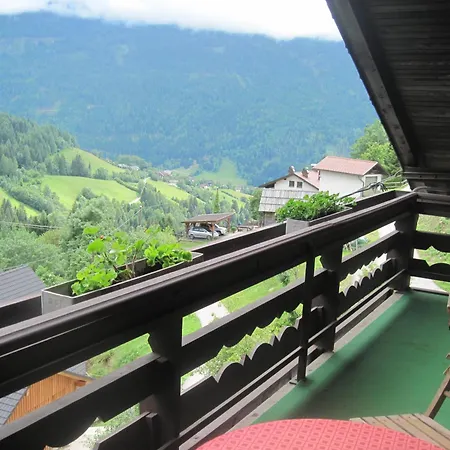 Chalet Catton Four Bedroom Appartement Near Bad Kleinkirchheim Guest house